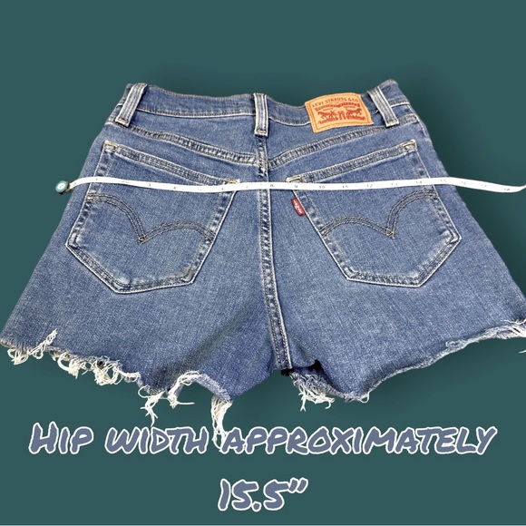 EUC LEVIS Distressed High Rise Cutoff Shorts in Medium-Light Blue. 27🩳 - Picture 9 of 12